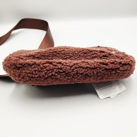 NWT Lululemon Everywhere Belt Bag 1L Brown Earth Sherpa Fleece Gold Hardware - Picture 5 of 11